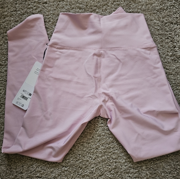 ALO NWT Sweet Pink 7/8 Airlift Leggings - Picture 4 of 9